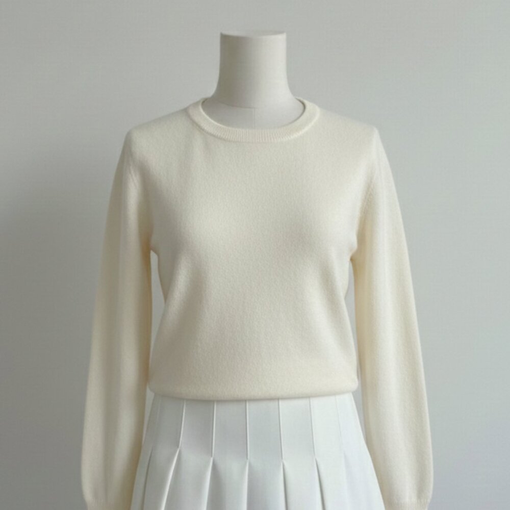 Like New Uniqlo 100 Wool Cream Sweater